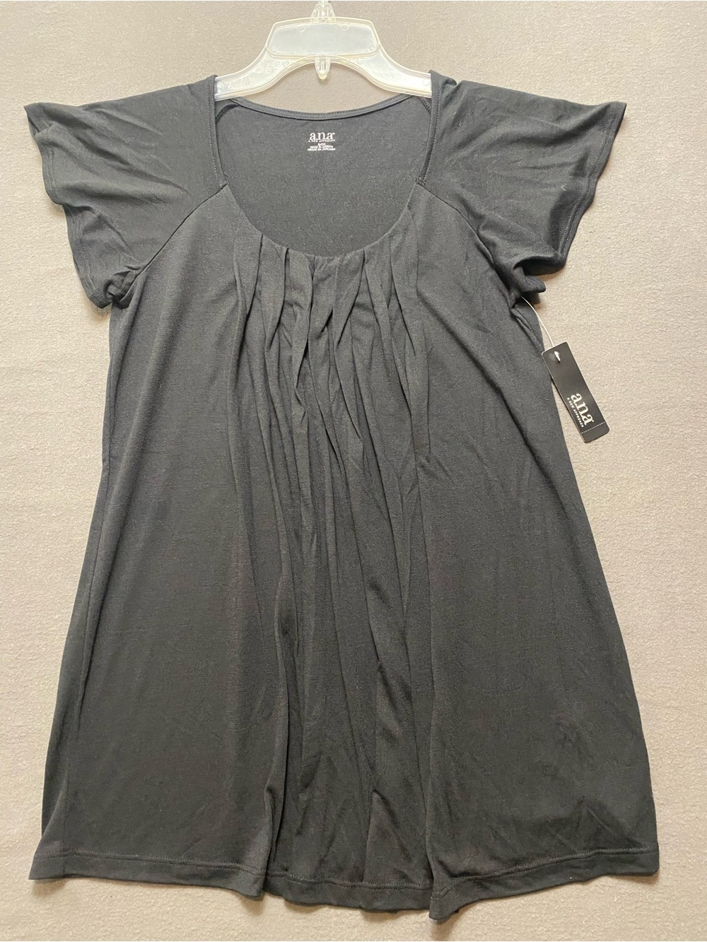 a.n.a Black Short-Sleeve Pleated Scoop Neck Tunic Size Small